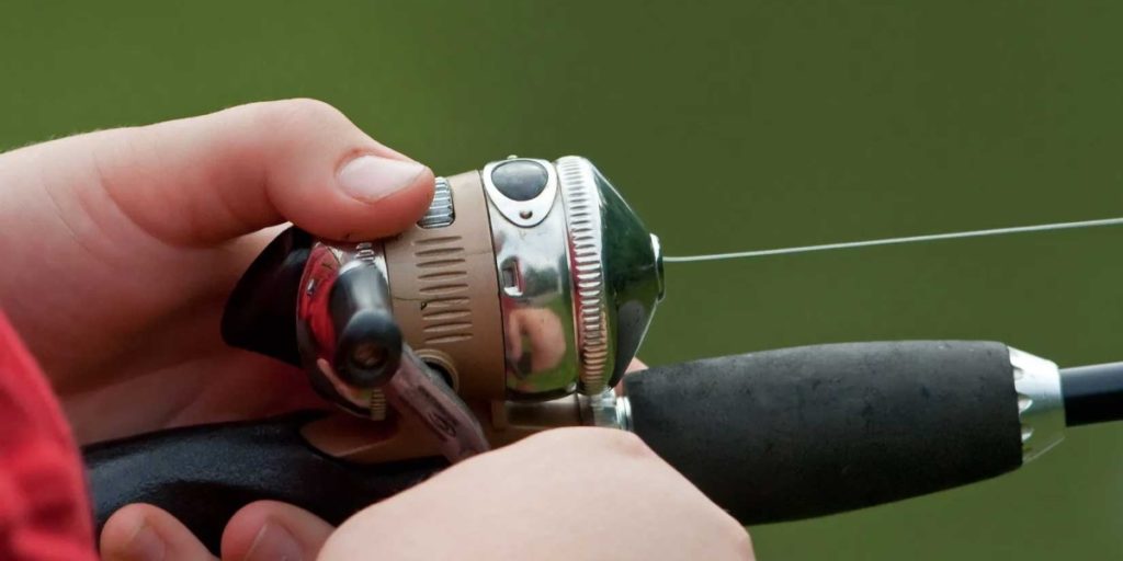 how to put fishing line on a closed reel