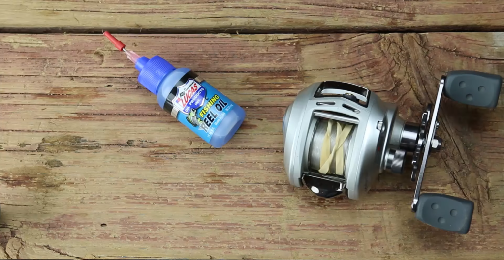 baitcaster reel and oil